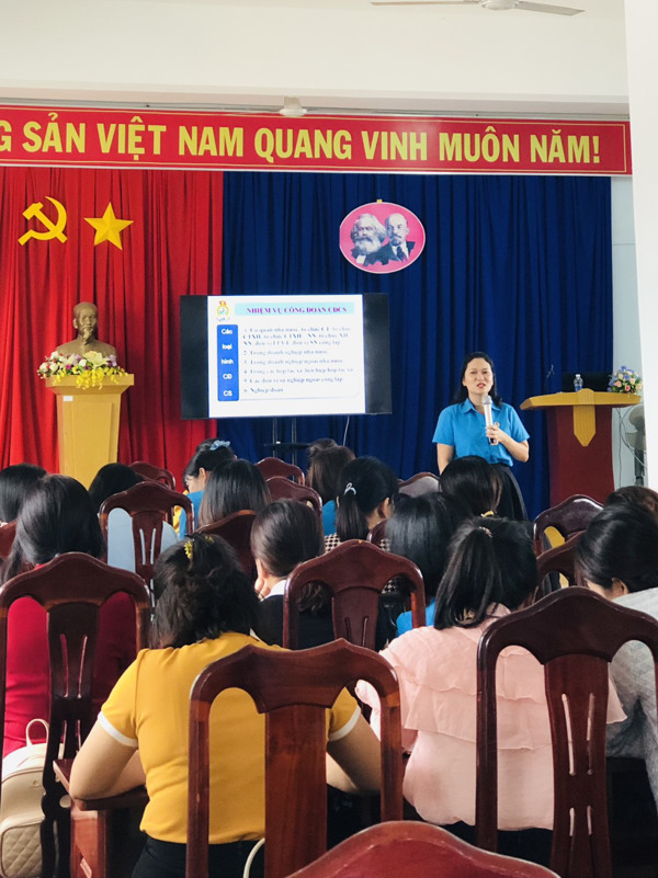 LĐLĐ huyện Ea Kar tổ chức Hội nghị tập huấn  nghiệp vụ công tác Công đoàn cho cán bộ CĐCS năm 2023